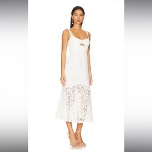 LESLI MIDI DRESS IN WHITE
SAYLOR
Color: White
Size: S
Qty: 1